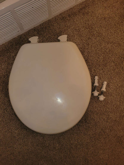 Toilettes seat with kids insert