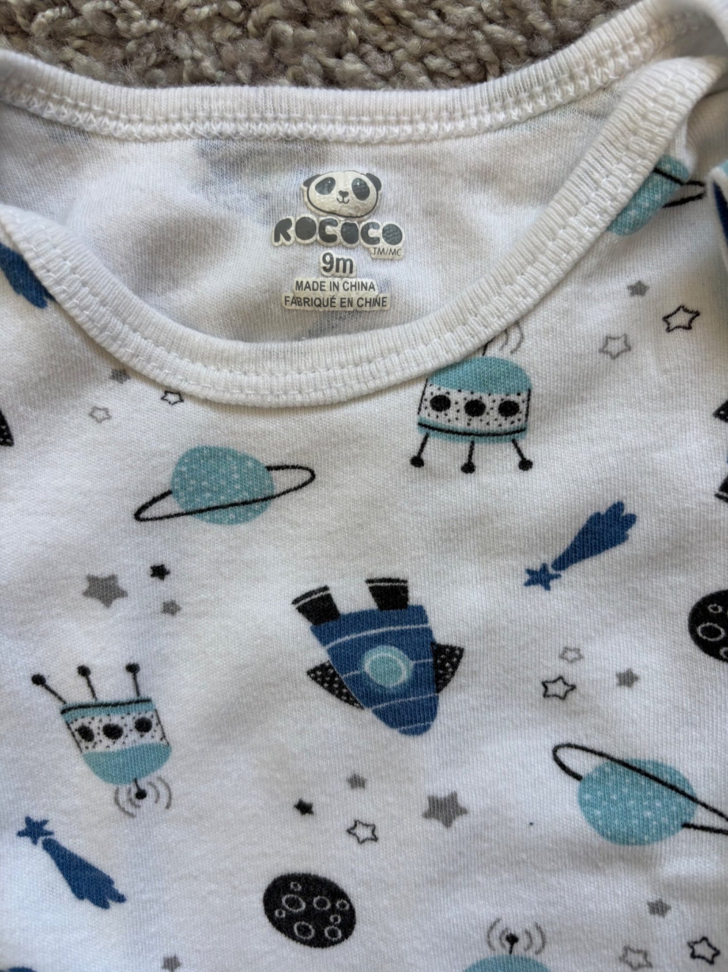 Set of 5 Onesie Shirts (space theme), Kids 9 Month (6-9M)