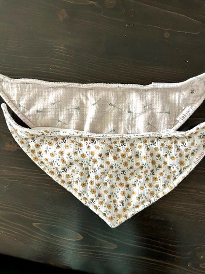 Lulujo Organic Cotton Bibs Set of 2