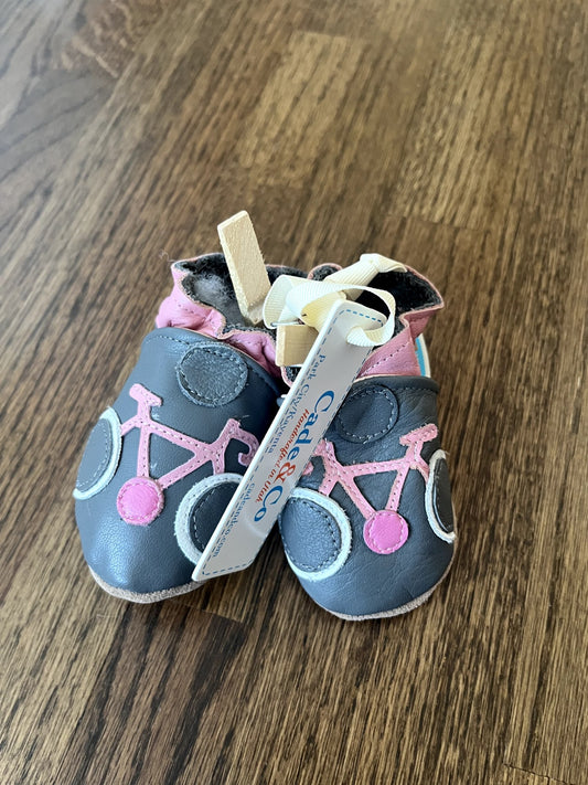 Cade&Co Baby Booties NWT 0-6M, Shoes 0 (Baby: 0-12 mth)