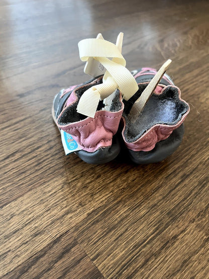 Cade&Co Baby Booties NWT 0-6M, Shoes 0 (Baby: 0-12 mth)
