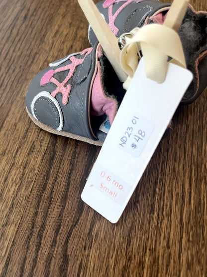 Cade&Co Baby Booties NWT 0-6M, Shoes 0 (Baby: 0-12 mth)