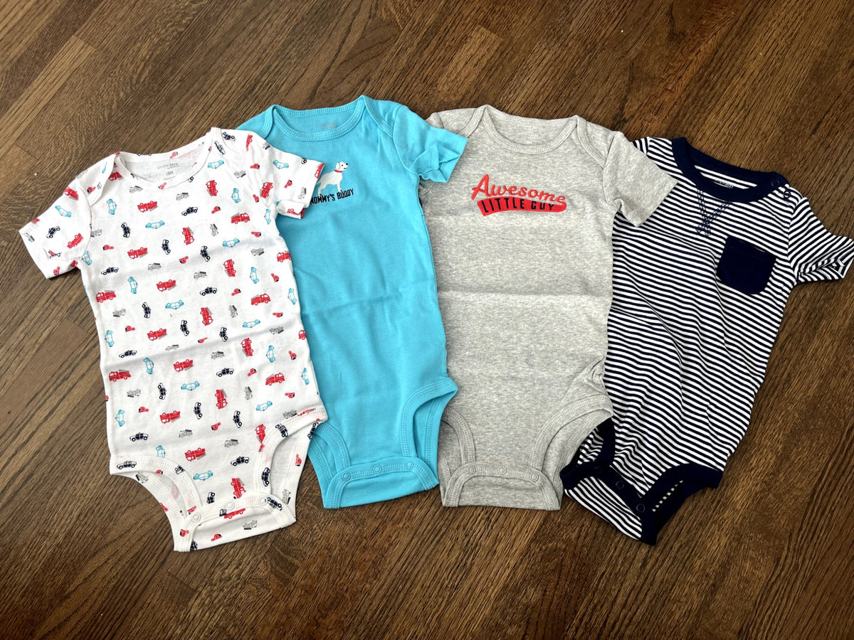Set of 4 EUC Onesies 18M, Kids 18 Month (12-18M)