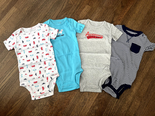 Set of 4 EUC Onesies 18M, Kids 18 Month (12-18M)