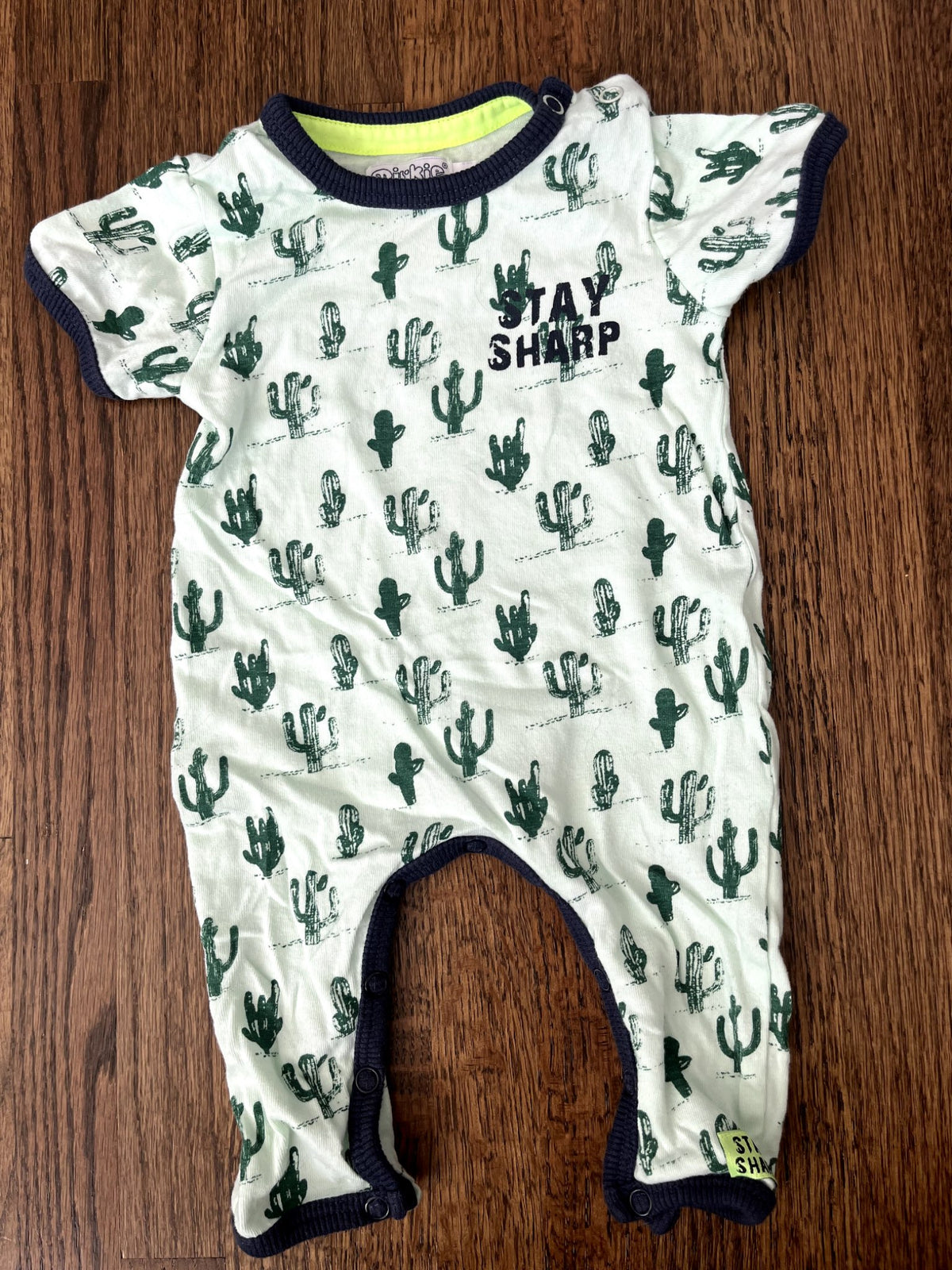 Cactus Onesie 1M EUC, Kids Newborn