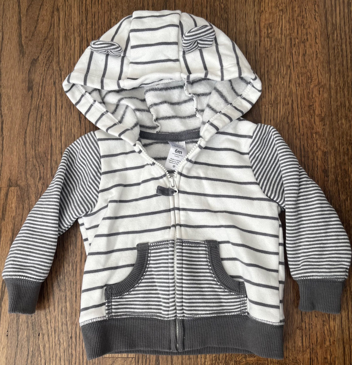 Carter’s Grey Stripe Zip Up Hoodie 6M VGUC, Kids 6 Month (3-6M)