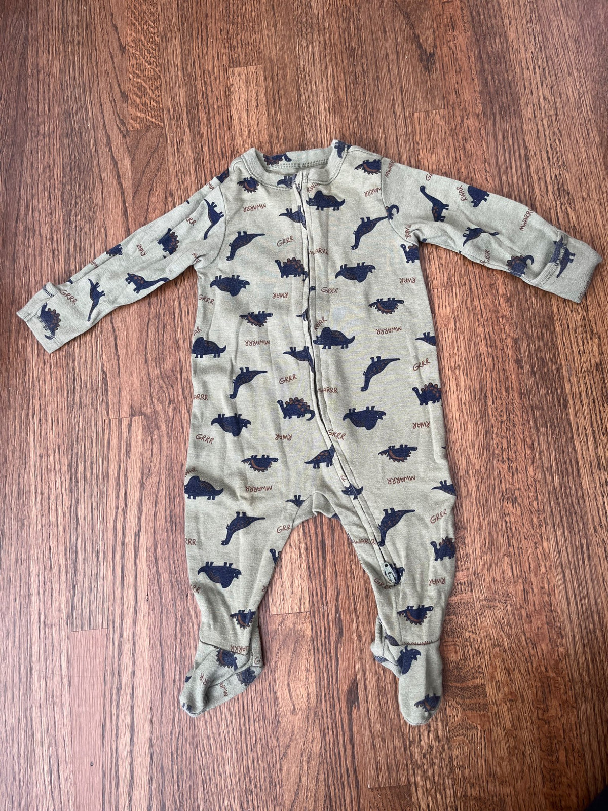 Old Navy Dino Sleeper 3-6M VGUC, Kids 6 Month (3-6M)