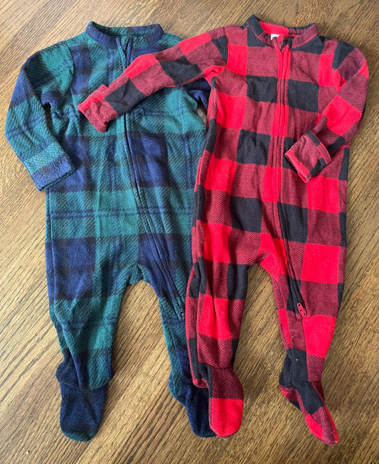 Old Navy 2 Pk Fleece Holiday Sleepers 6-9M VGUC, Kids 9 Month (6-9M)