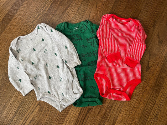 Long Sleeve Holiday Onesie 3Pk VGUC 6M, Kids 6 Month (3-6M)