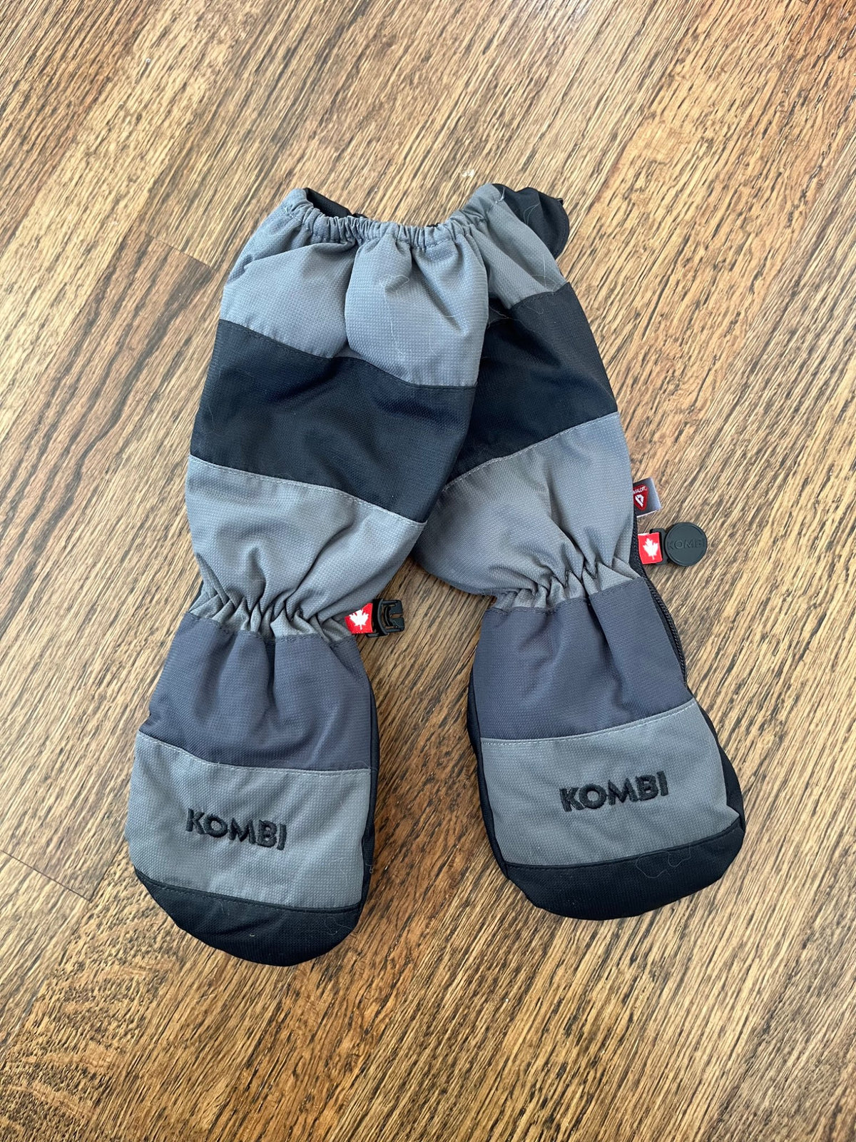 Kombi Toddler Mittens EUC Size Small (2-3 Yrs)