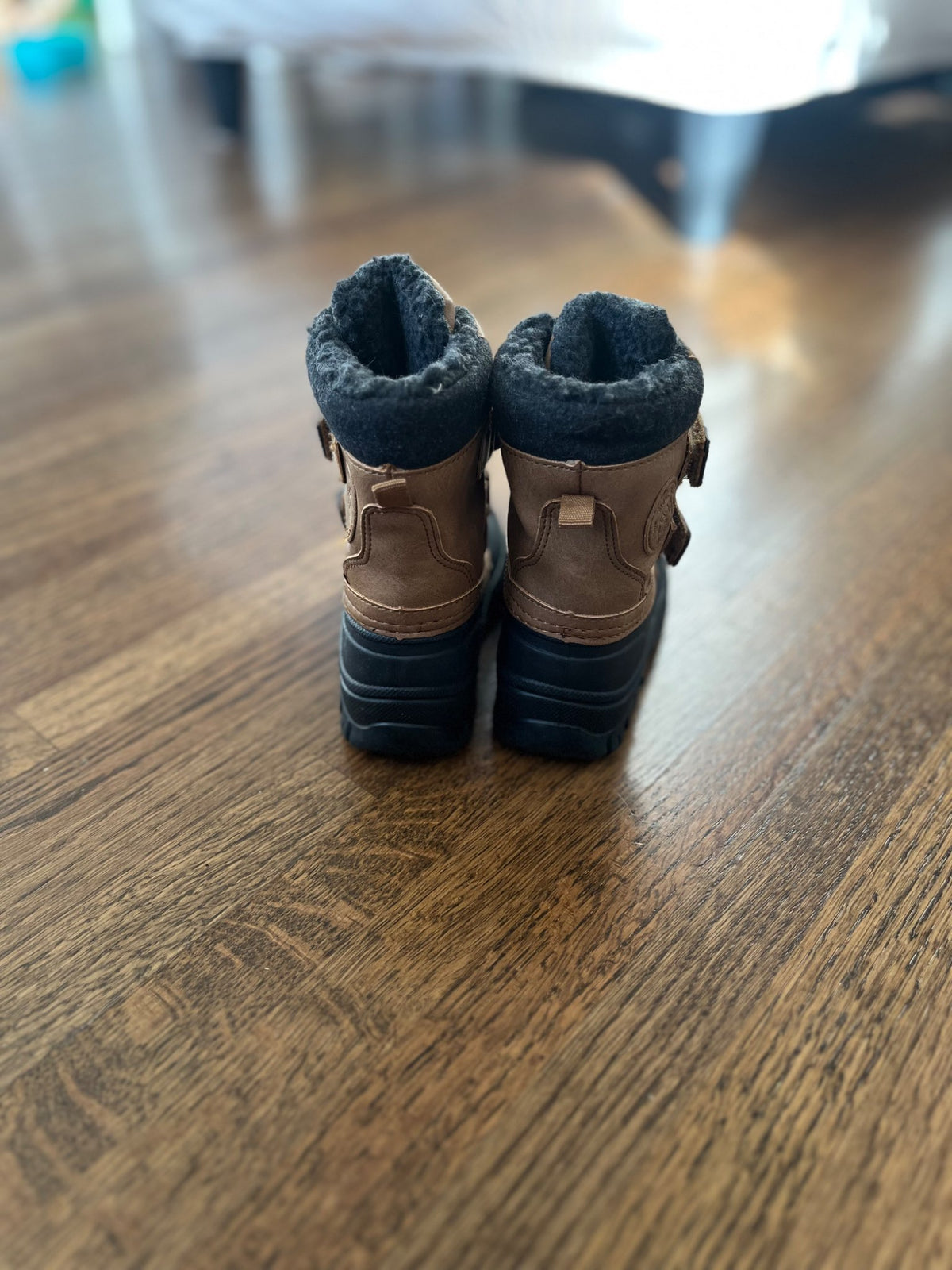 Joe Fresh Winter Boots EUC Size Little Kid 7, Shoes 7 (Walkers:12-24 mth)