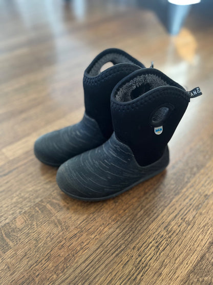 Jan & Jul Winter Boots EUC Size Little Kid 13, Shoes 13 (Kids:4-8yr)