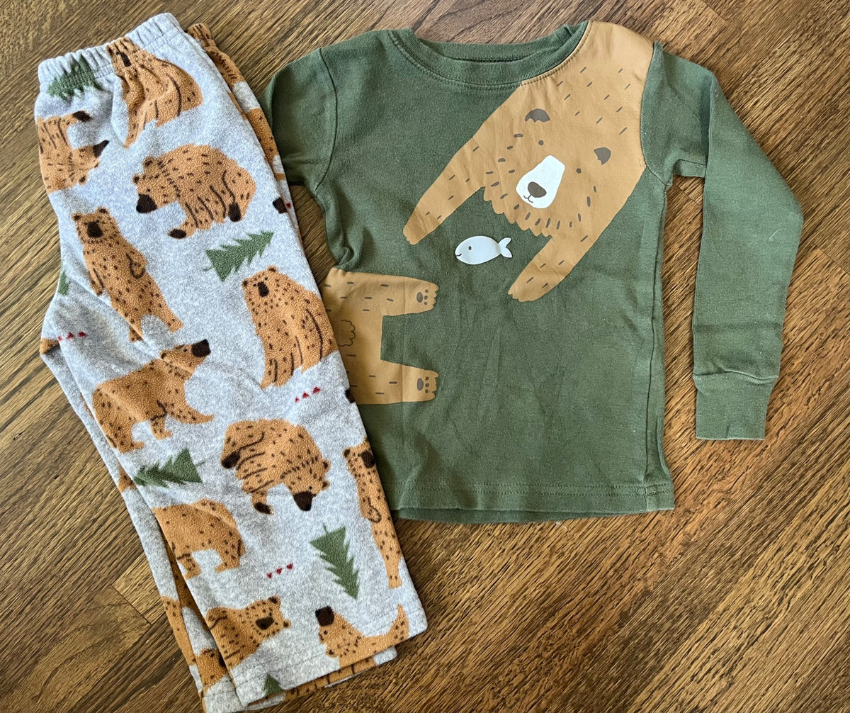 Carter's Pj Set (Bear) with Fleece Pants VGUC 24M, Kids 24 Month (18-24M)