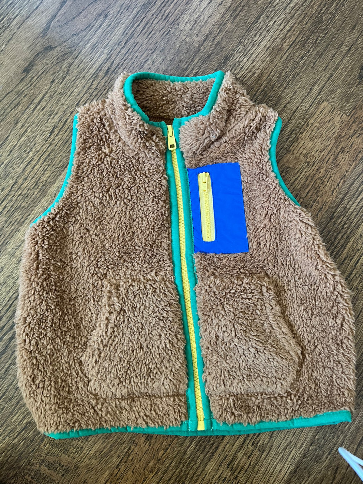 Trucker + Tate Sherpa Vest VGUC 18M, Kids 18 Month (12-18M)