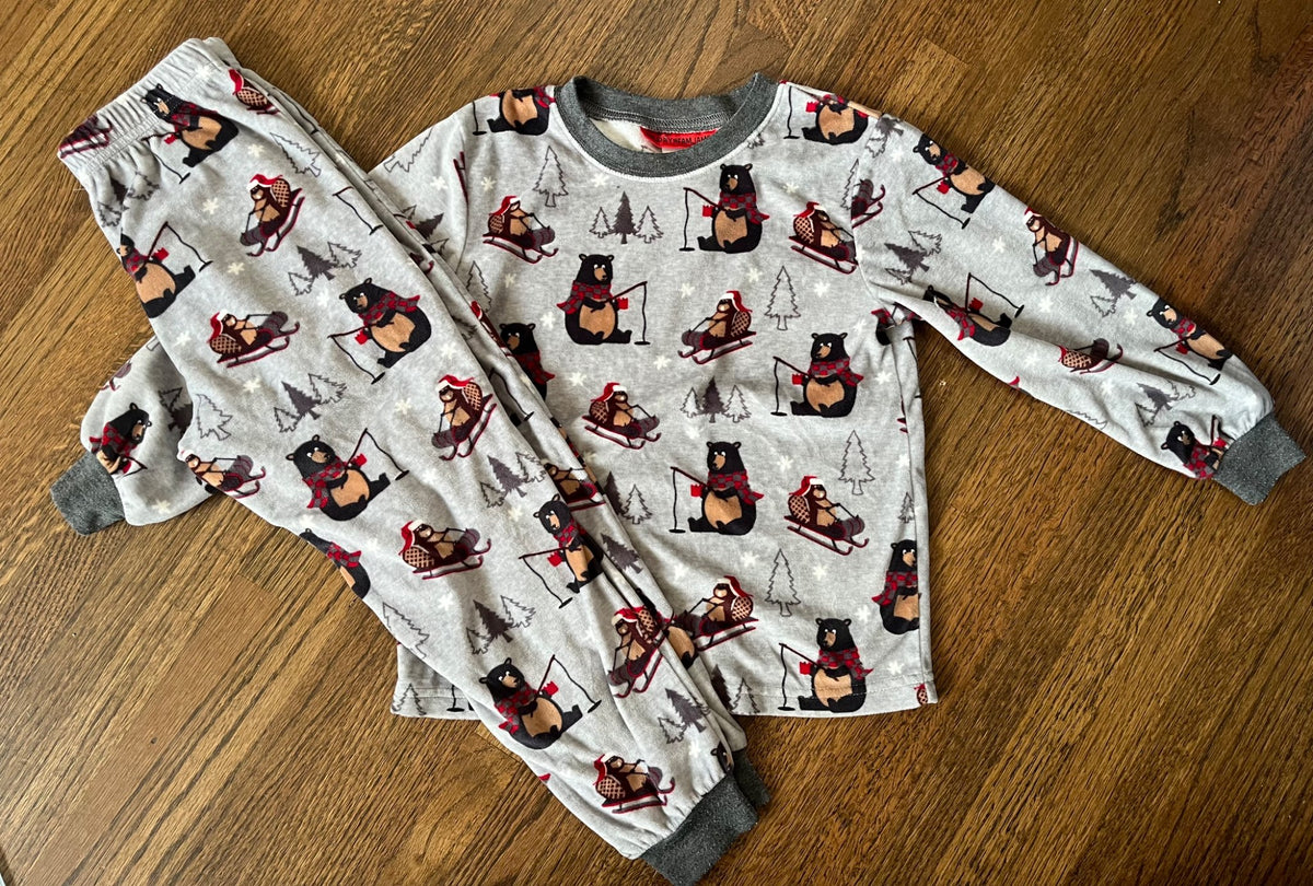 Bear and Beaver Holiday Pyjamas VGUC XS (4/5), Kids 24 Month (18-24M)