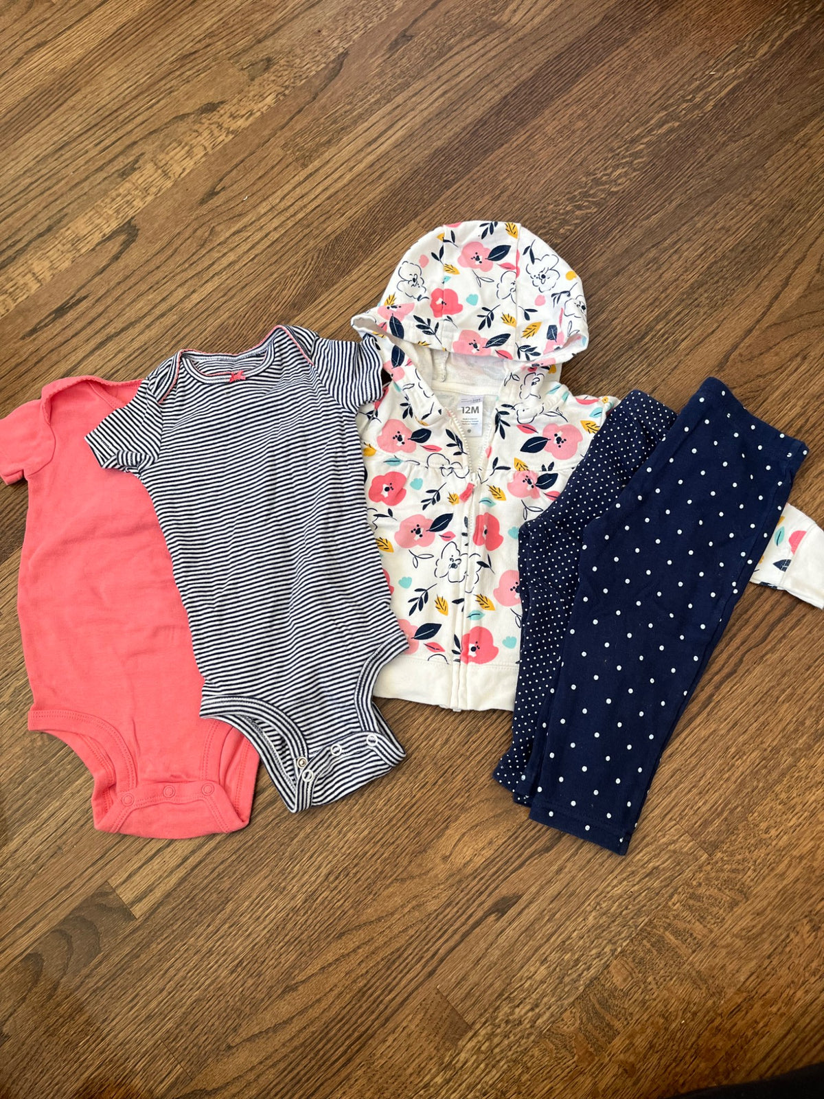 Carter’s Outfit Bundle 12M VGUC, Kids 12 Month (9-12M)