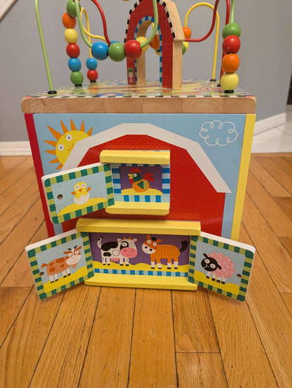 My busy farm - Wooden Activity Cube