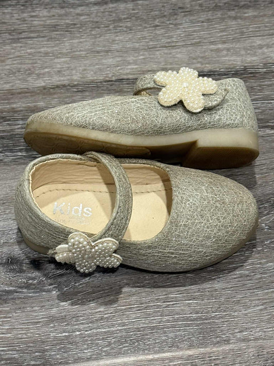 Toddler Dress Shoes, gold. Size 8.5, Shoes 8.5 (Toddler:2-4yr)