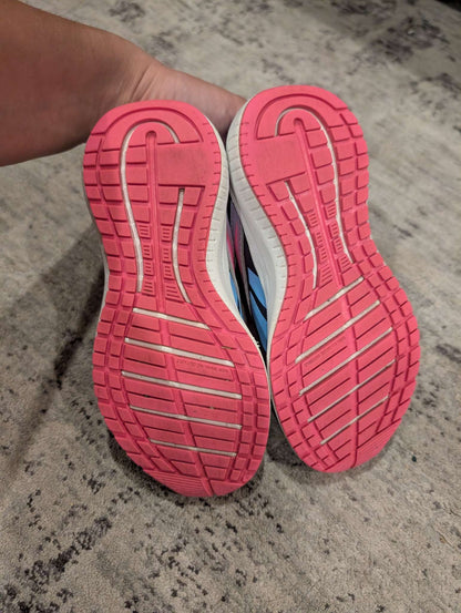 Girls Reebok Runners - Size 11. Original price $70, Shoes 11 (Toddler:2-4yr)