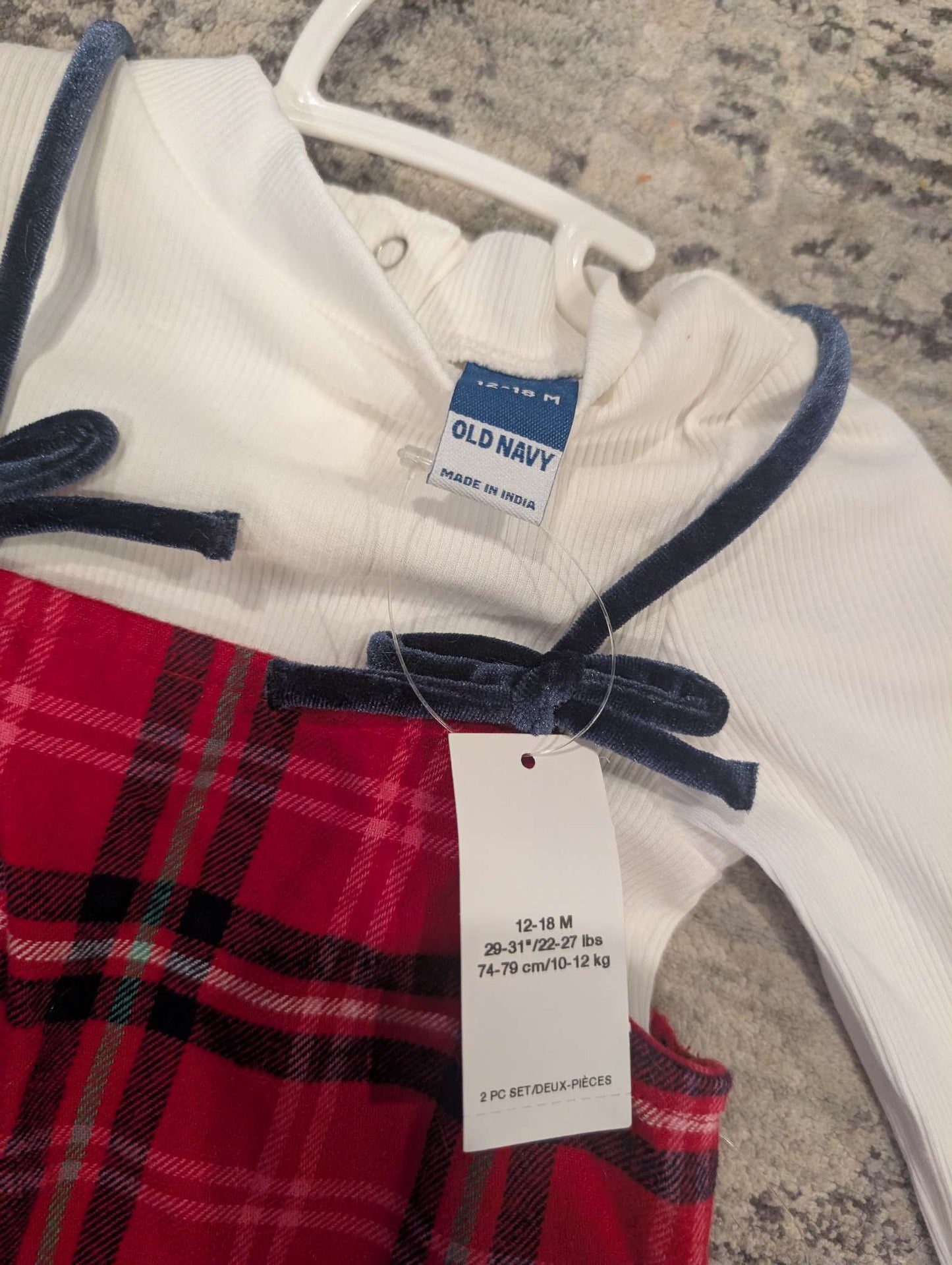 Old Navy - Christmas/Winter Dress + Undershirt - NWT. 12-18 months , Kids 18 Month (12-18M)