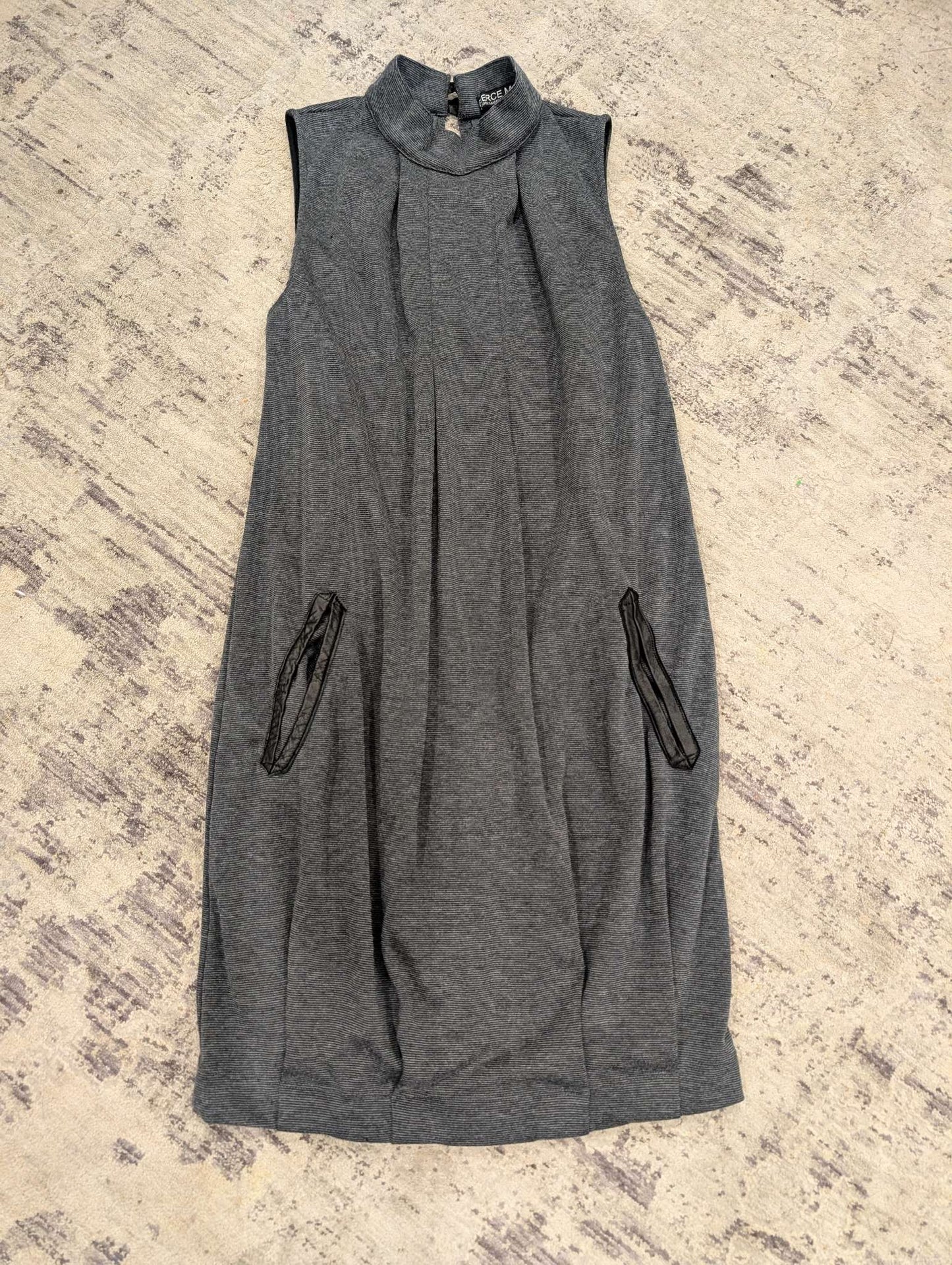 Size Medium - Fierce Mamas Maternity Dress, Maternity M (8-10)