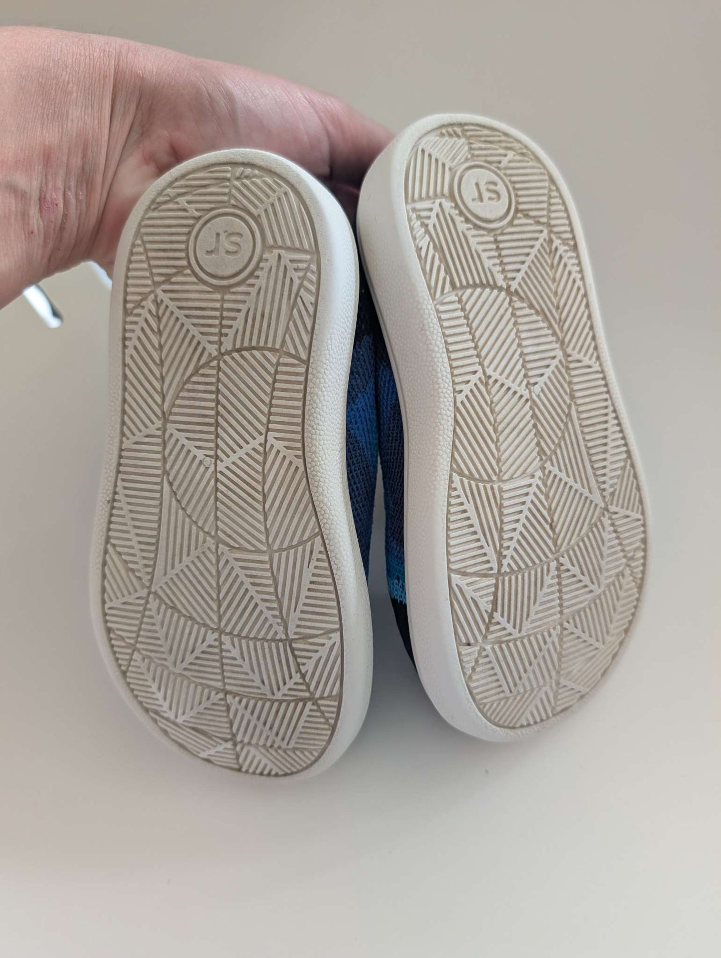 Stride Rite - Blue Aseel Sneakers. Boys size 8. MSRP $50, Shoes 8 (Toddler:2-4yr)