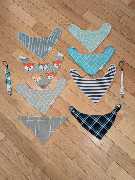 Bundle of 8 Bandana Bibs + 2 Soother Clips. Copper Pearl, Dr Brown's, HNY Baby, Alva Baby