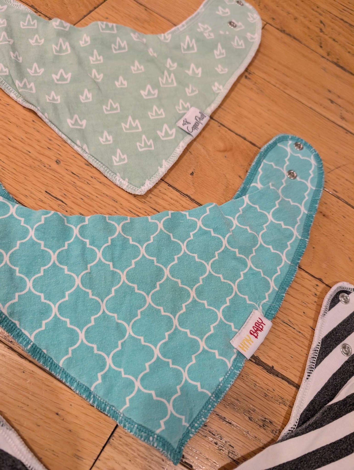 Bundle of 8 Bandana Bibs + 2 Soother Clips. Copper Pearl, Dr Brown's, HNY Baby, Alva Baby