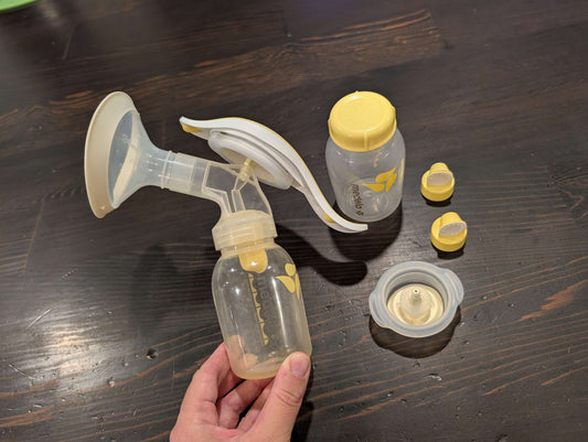 Medela Hand Pump + Spare Parts