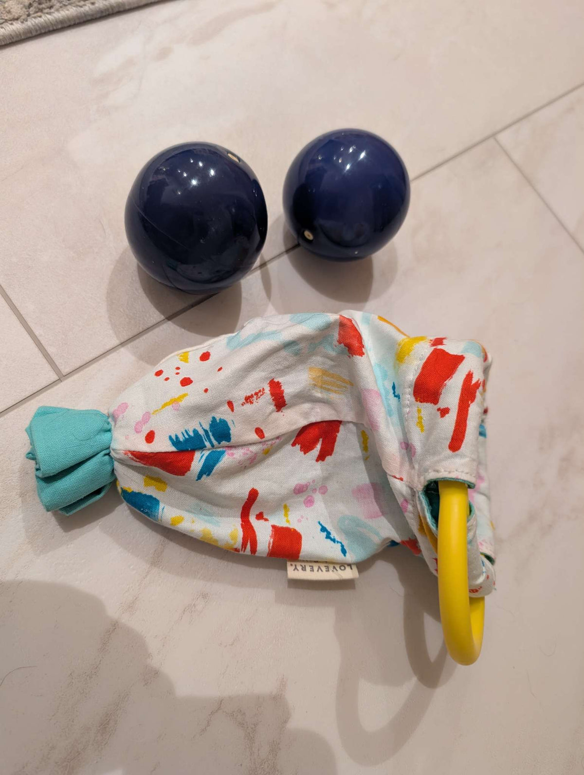 Lovevery - Fabric Bag and 2 balls set