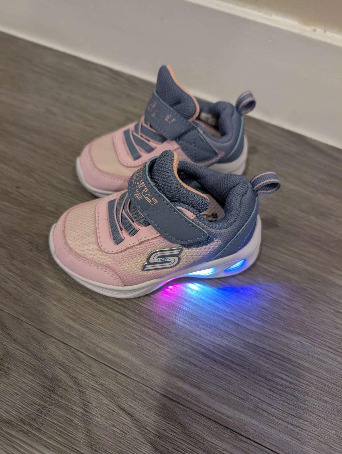 Sketchers Light up S Light Toddler runners - Size 5, Shoes 5 (Walkers:12-24 mth)