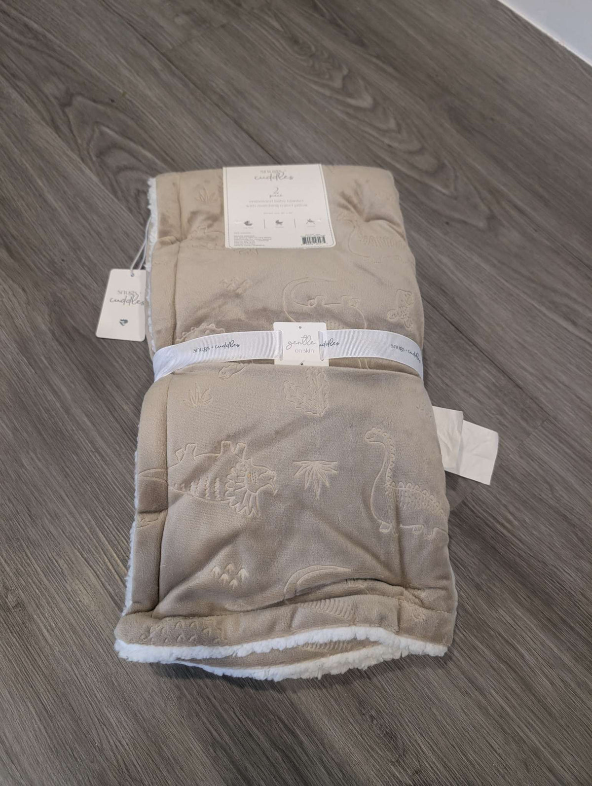 Dinosaur - Brand new baby blanket and pillow set
