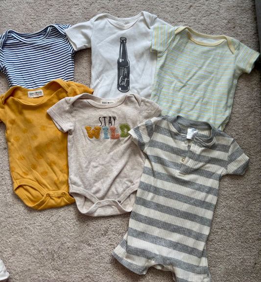 Shortsleeve Onesie Bundle (6), 3-6m, Chickpea, Rabbit Bear, Old Navy, Kids 6 Month (3-6M)