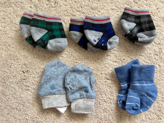 Newborn Plaid Socks, + sock & mitten set