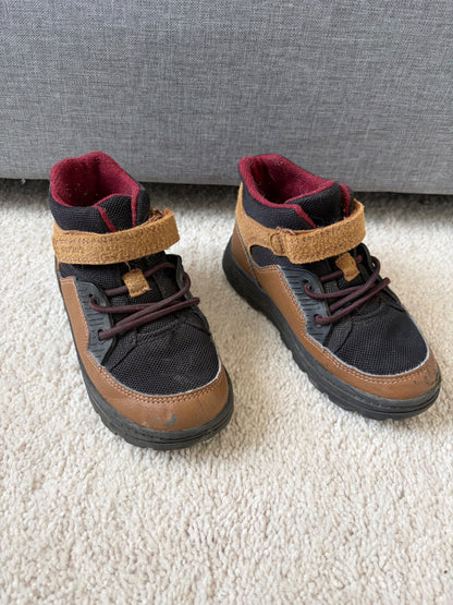 Hiking Boots, Size 10, Carters, Shoes 10 (Toddler:2-4yr)