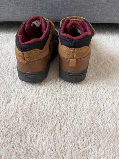 Hiking Boots, Size 10, Carters, Shoes 10 (Toddler:2-4yr)
