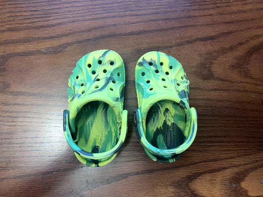 BABY size 4 crocs (Crocs littles), Shoes 4 (Baby: 0-12 mth)