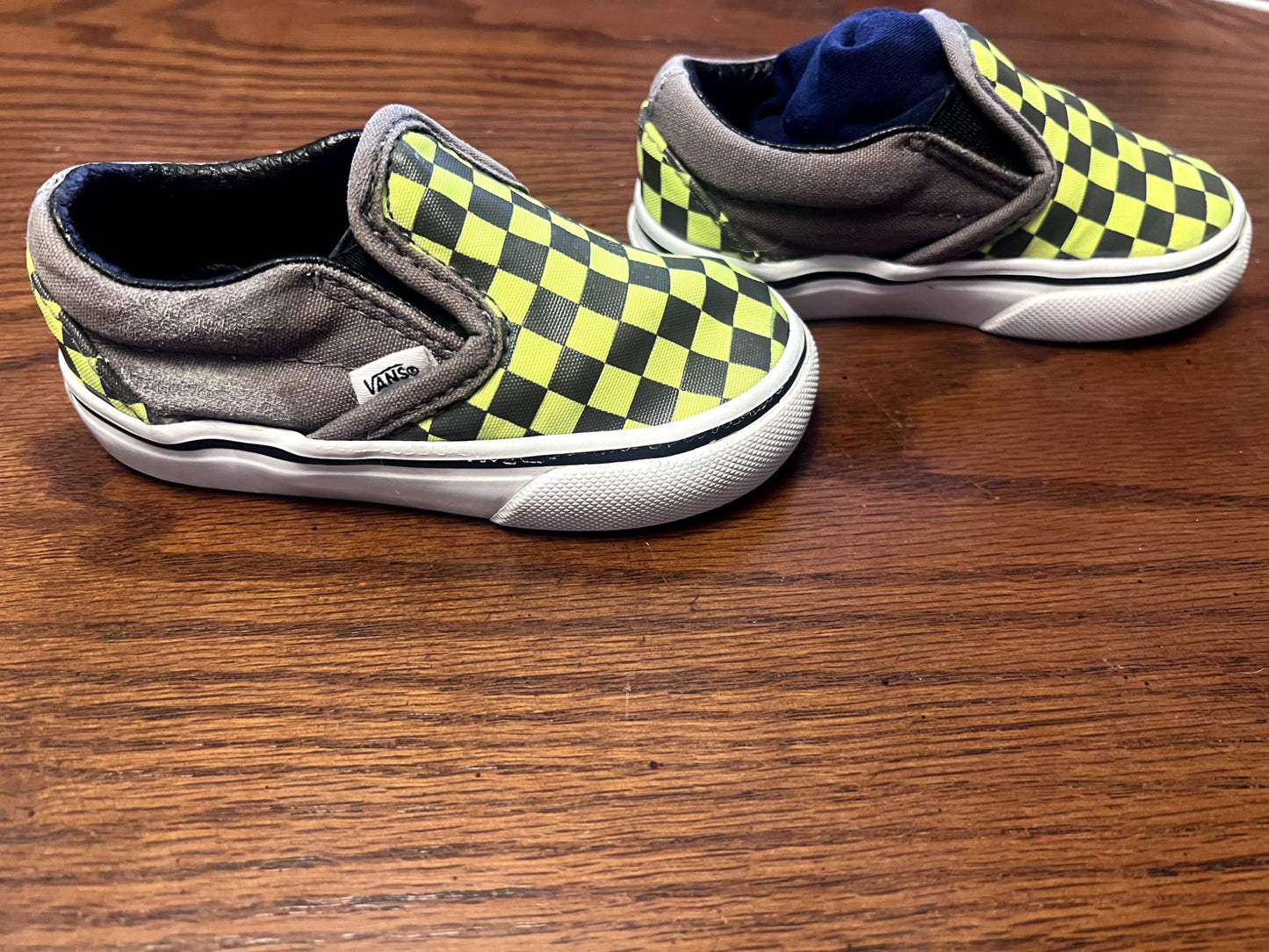 Baby Vans size 5, Shoes 5 (Walkers:12-24 mth)