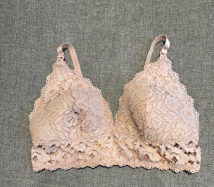 Mōmanda pink lace nursing bra