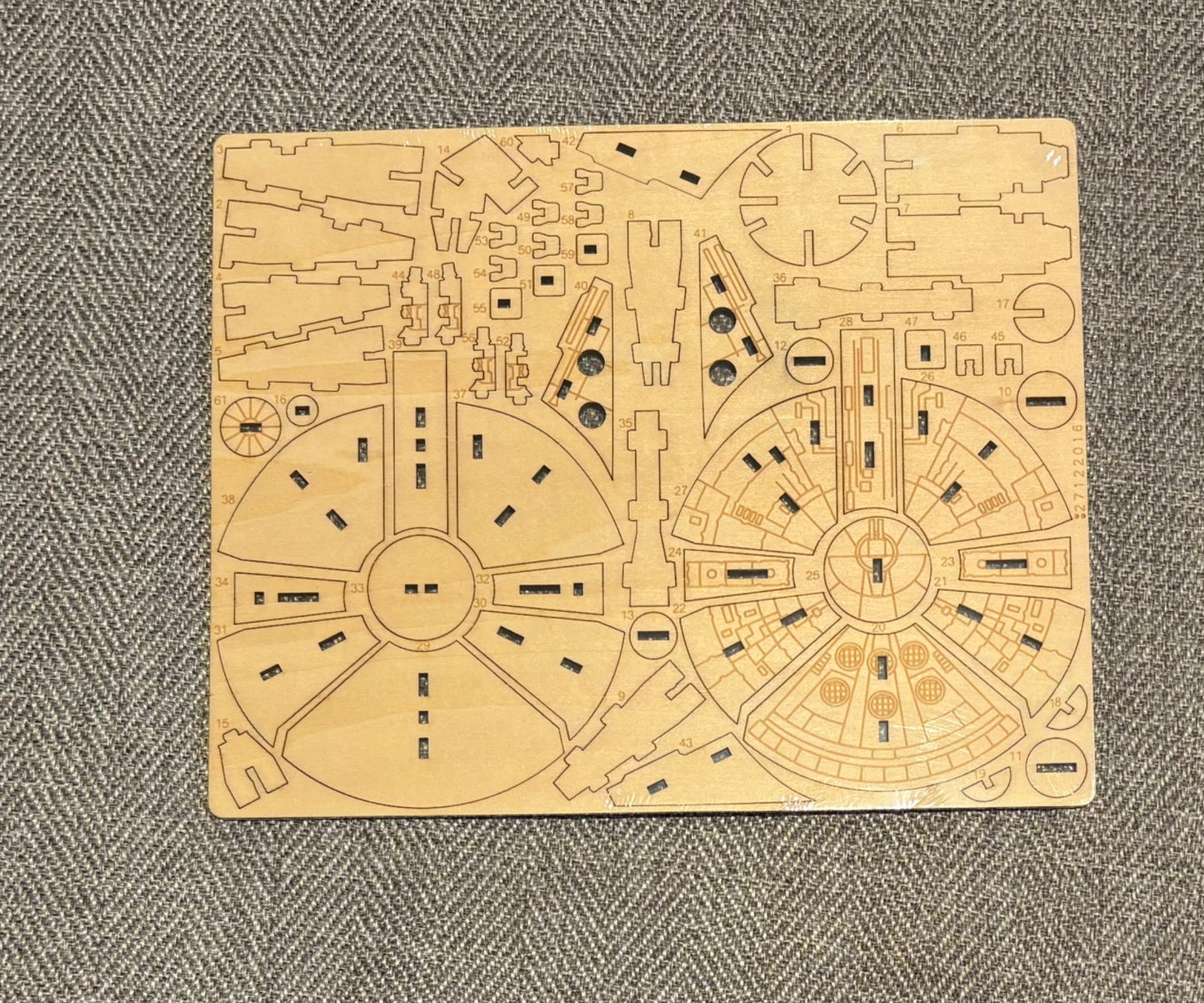 Star Wars wooden model - Millenium Falcon