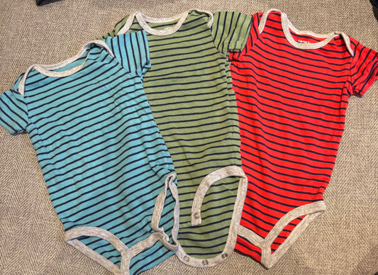 Carter’s three piece set, Kids 6 Month (3-6M)