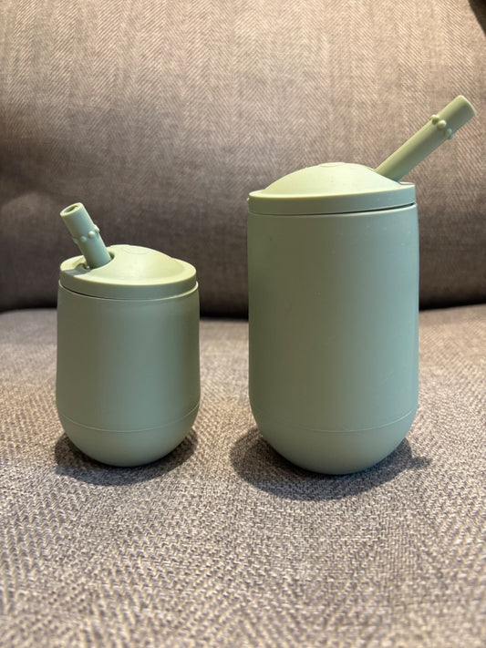 EZPZ fun cups with straws