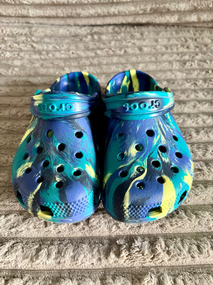 C11 Marbled Crocs , Shoes 11 (Toddler:2-4yr)