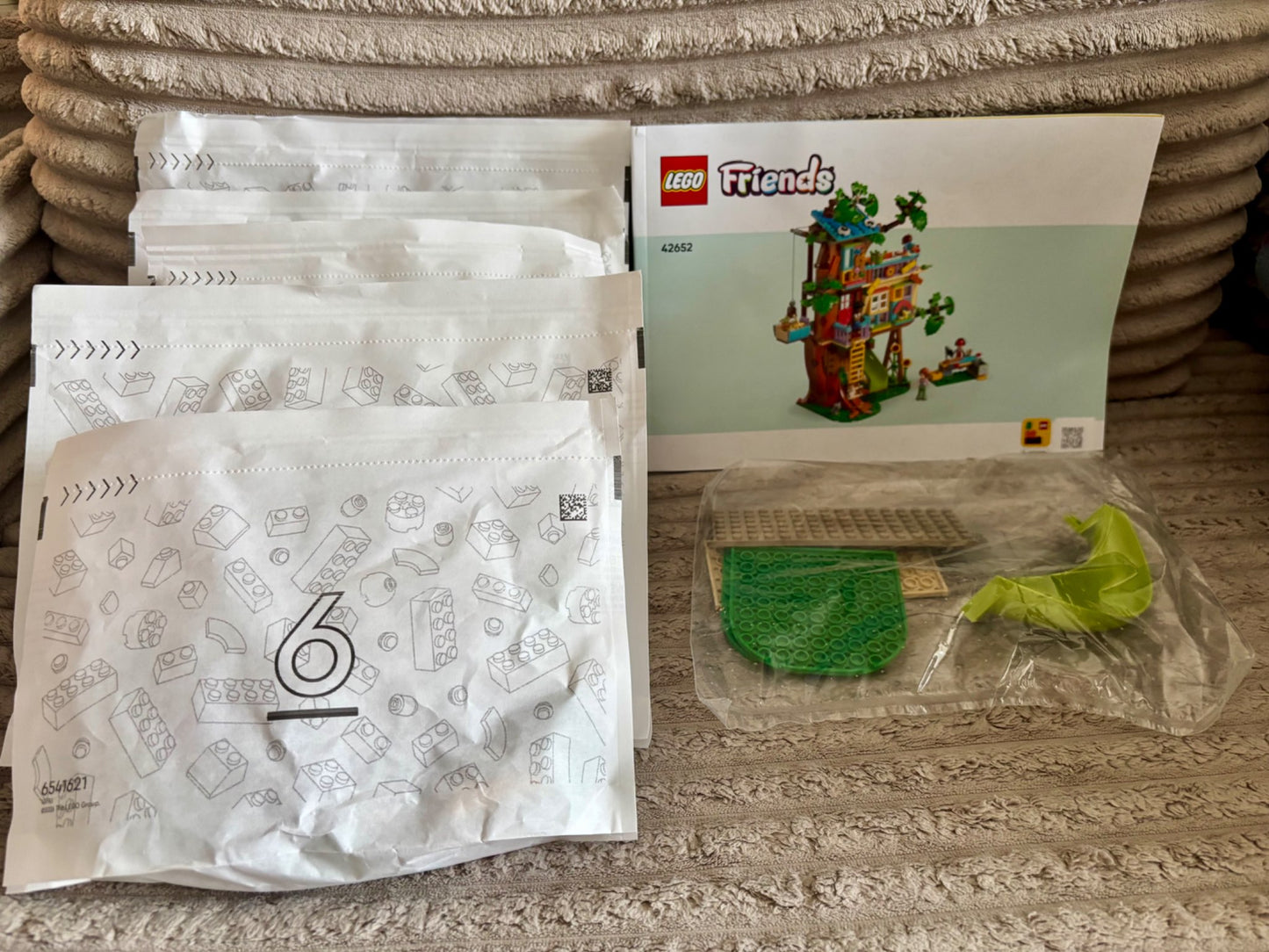 Lego Friends Treehouse Set