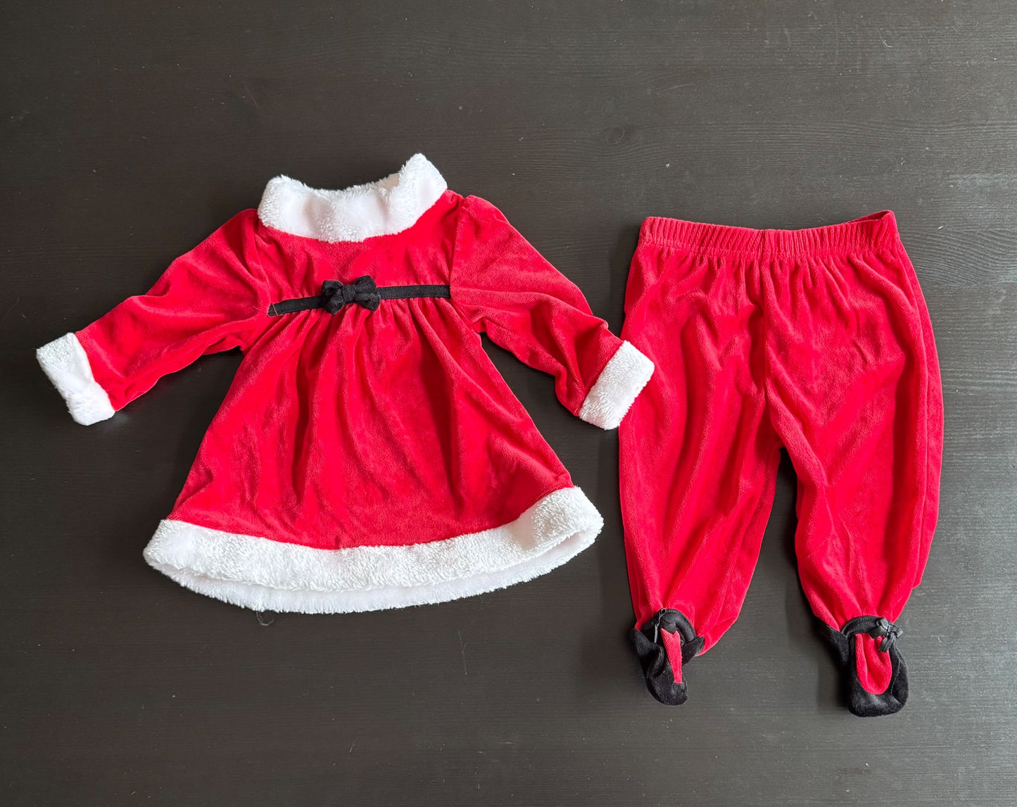 Baby girl Santa outfit, 6-9 mos. , Kids 9 Month (6-9M)
