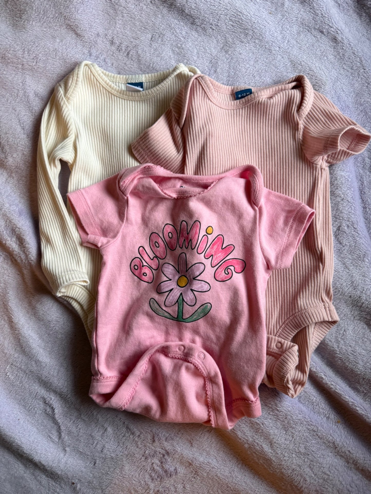 3 onesies bundle, Kids 12 Month (9-12M)