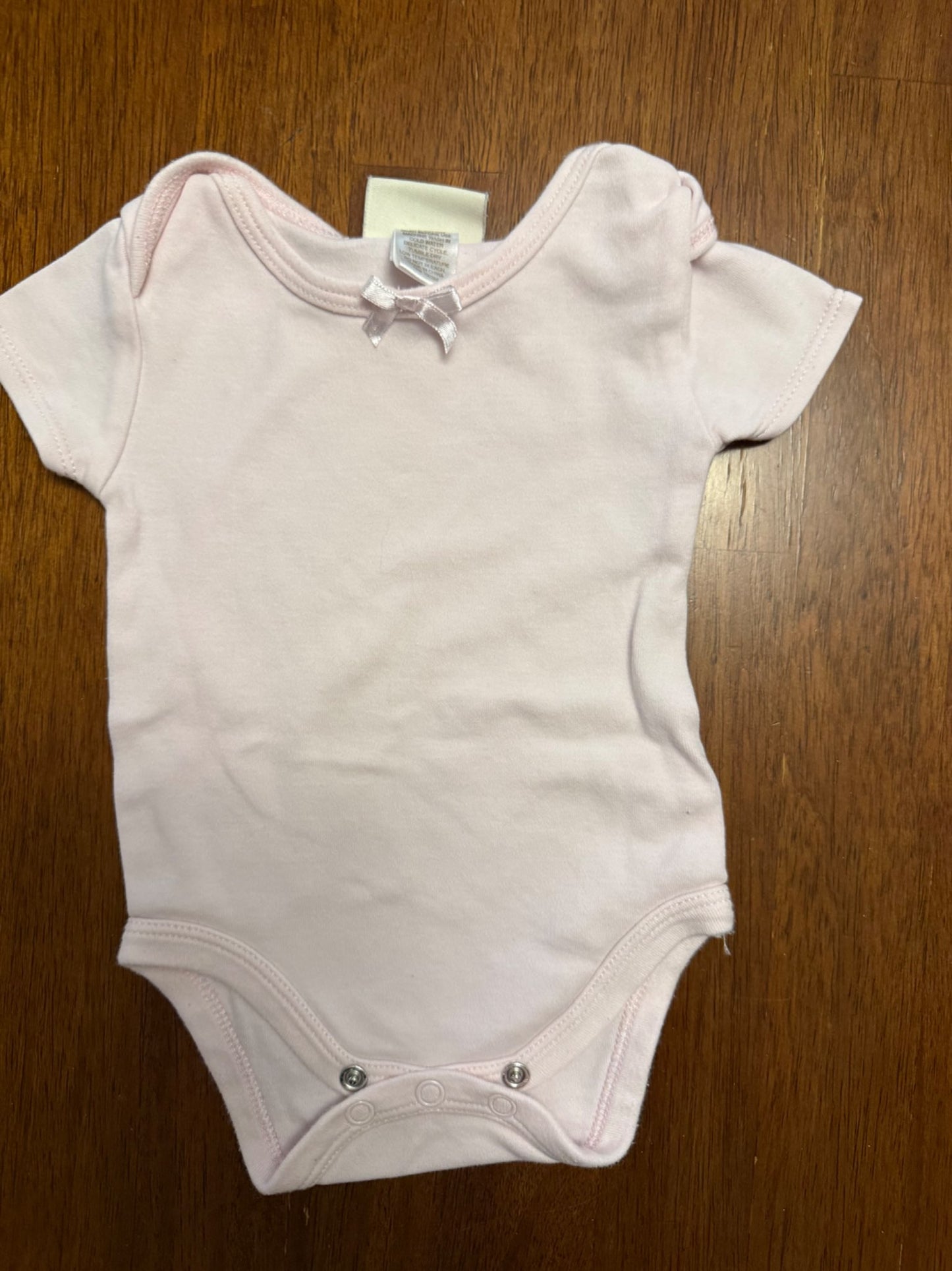 3 onesie bundle, Kids 6 Month (3-6M)