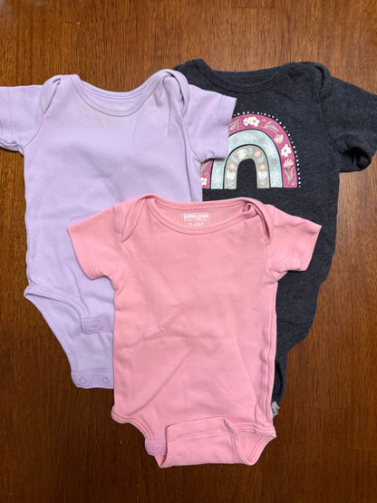 3 onesie bundle, Kids 6 Month (3-6M)