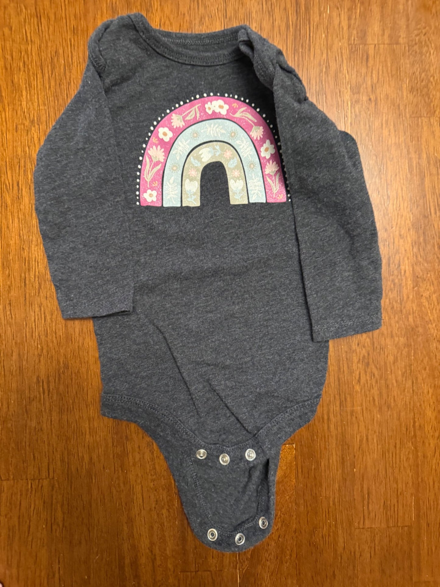3 onesie bundle, Kids 6 Month (3-6M)