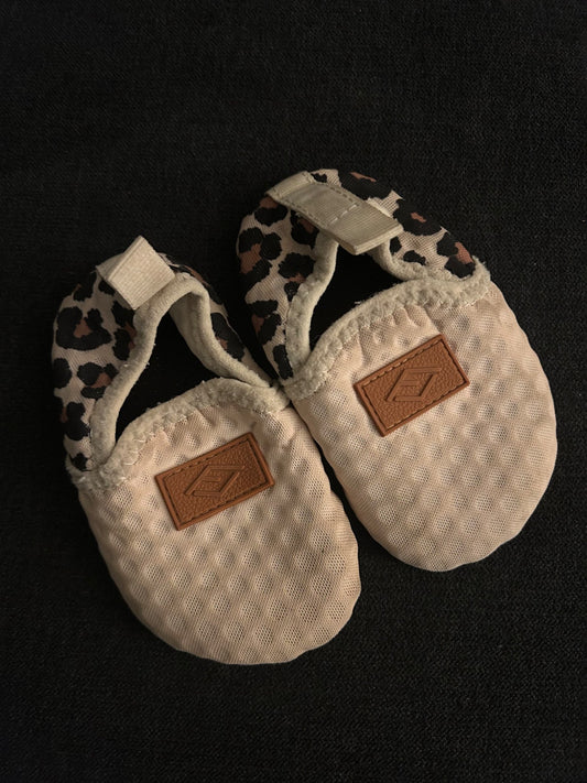 Water shoes size 4, Shoes 4 (Baby: 0-12 mth)